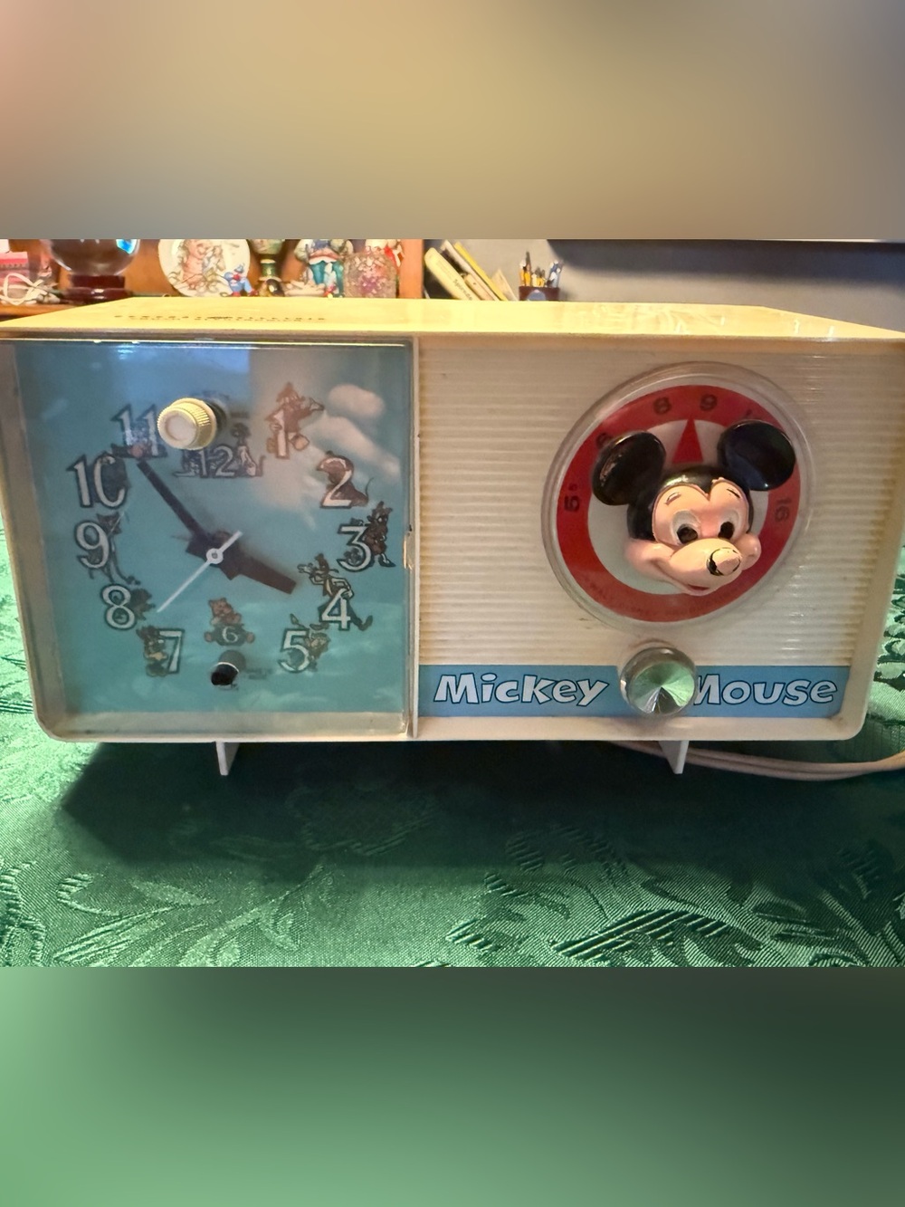 Disney Mickey Mouse Rare vintage 1960 General Electric (GE) "Youth Electronics"